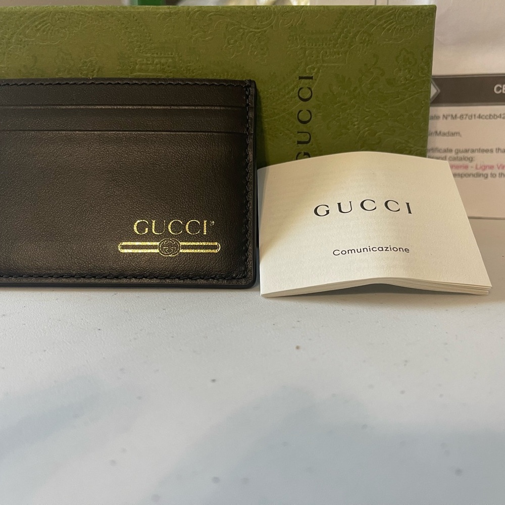 Gucci Black Card Holder Sleek Design
